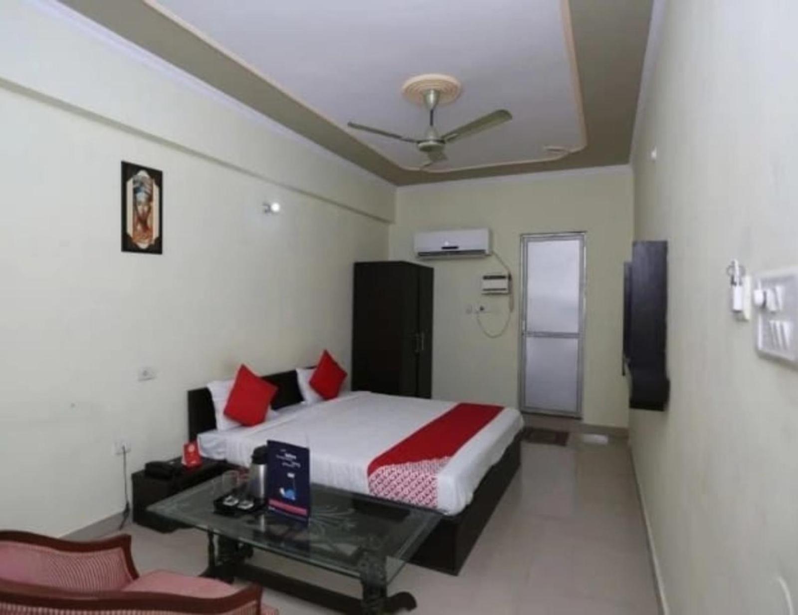 Hotel S K Palace Lucknow , Best Hotel In Lucknow , Hotel In Transport Nagar Lucknow ,Budget Hotels In ลัคเนา ภายนอก รูปภาพ