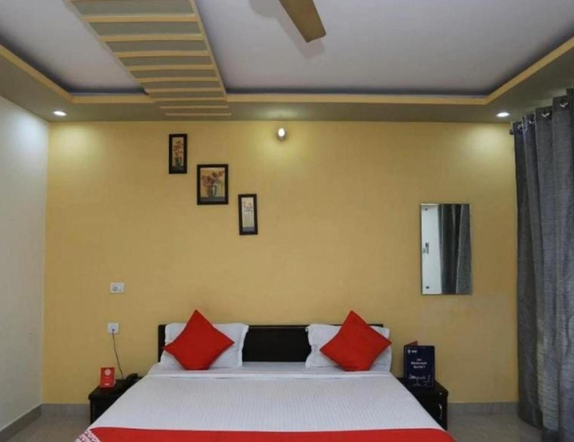 Hotel S K Palace Lucknow , Best Hotel In Lucknow , Hotel In Transport Nagar Lucknow ,Budget Hotels In ลัคเนา ภายนอก รูปภาพ